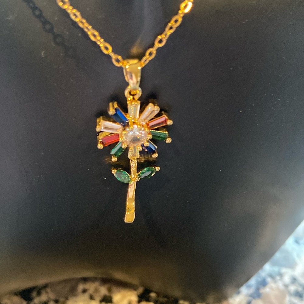 Multi Color Crystal Flower NWT Pendant